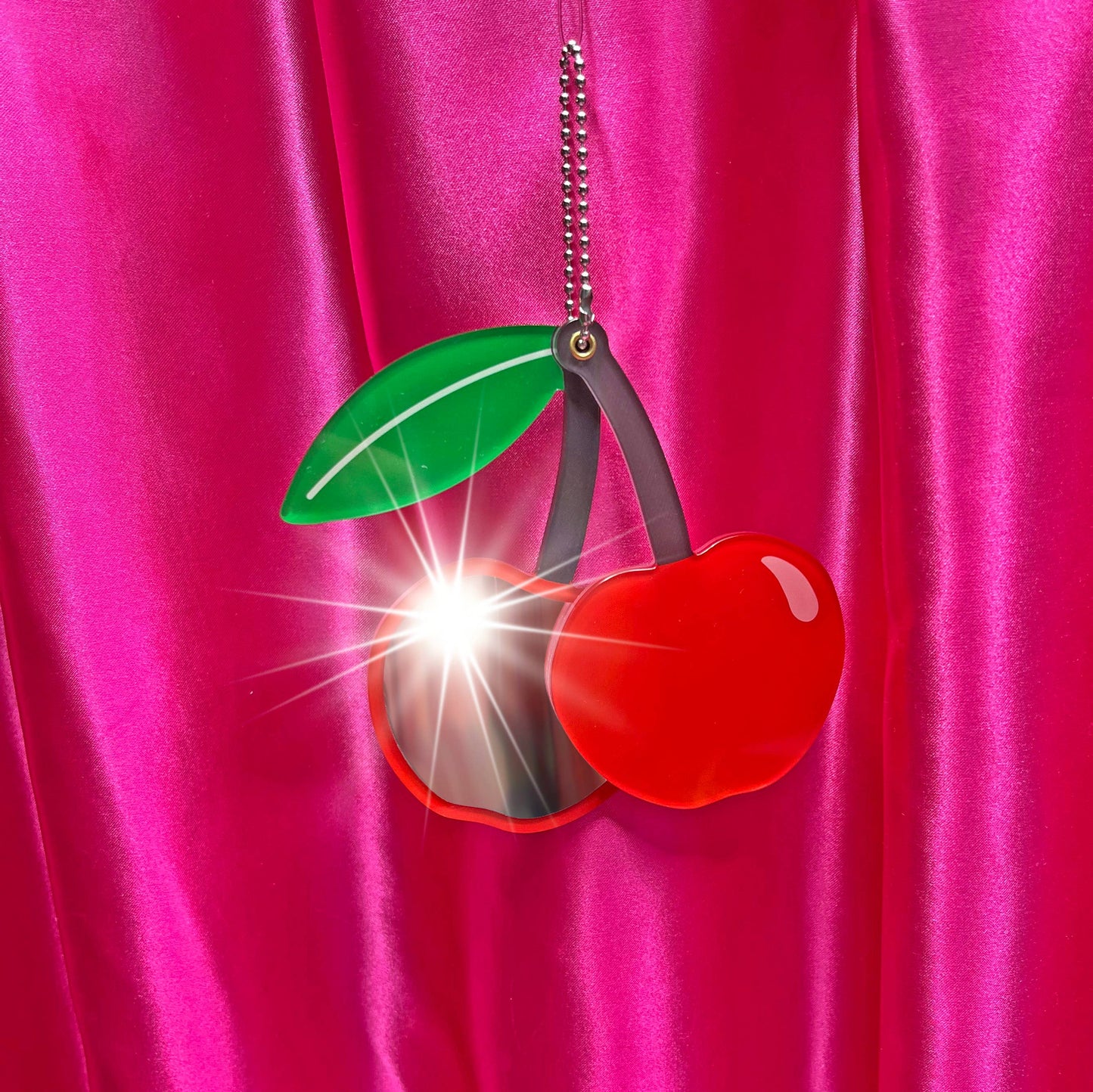 🍒 Cherry Travel Mirror Bag Charm - Portable & Stylish 🍒
