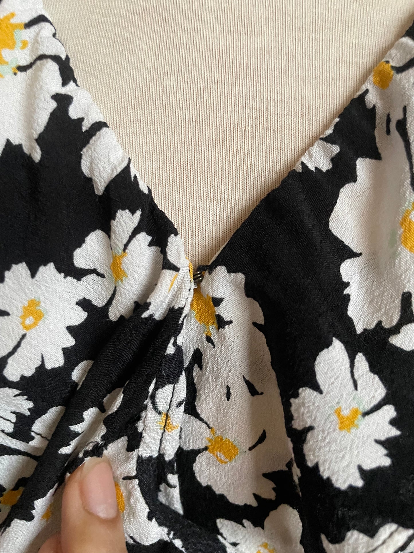 Vintage GAP Daisy Ruffle Blouse - Medium - "Tall"